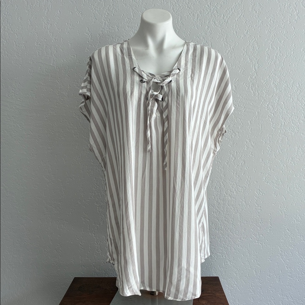 TORRID Classy striped Top 1X 14-16